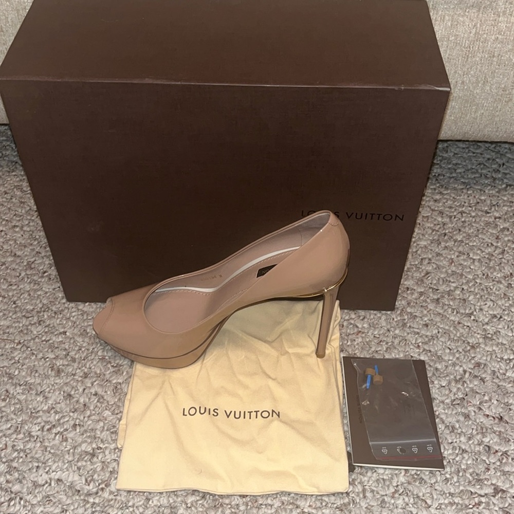 Camel peep toe platforms